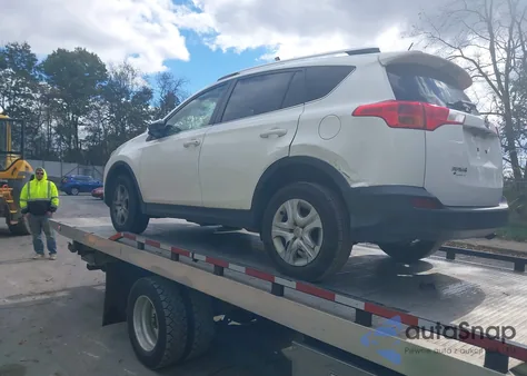 2015 Toyota Rav4 Le z USA, uszkodzony, nr VIN JTMBFREV4FJ029357